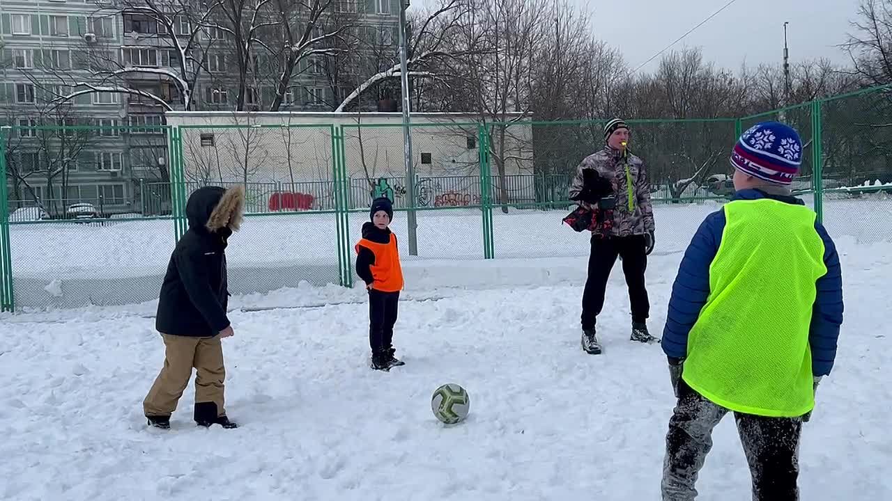 Футбол на снегу