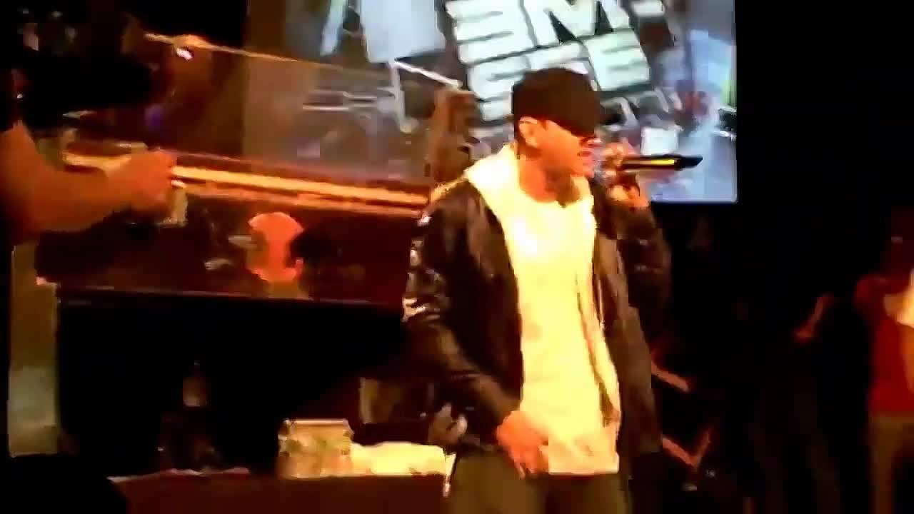 Eminem - Live/Concert (2010)