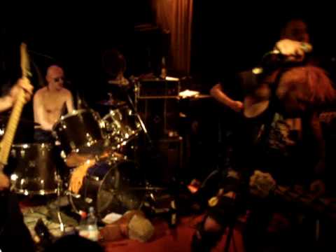 Extreme Noise Terror (UK, Ipswich, England; Crust/Grindcore (early), Hardcore Punk/Death Metal/Grindcore (later))