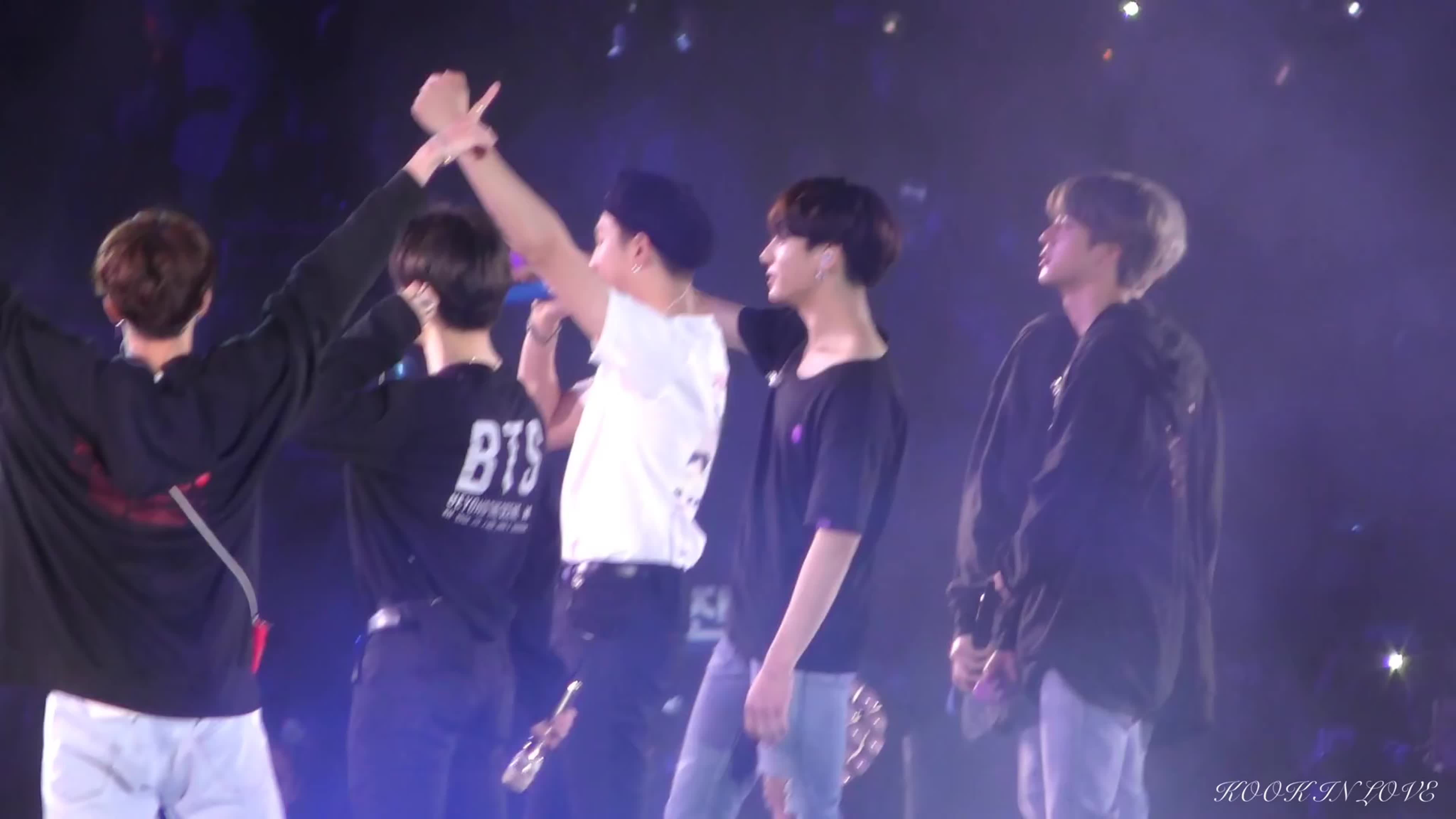 190505 BTS World Tour 'LOVE YOURSELF: SPEAK YOURSELF' at Rose Bowl Stadium,LA