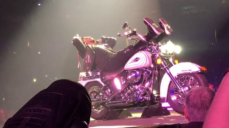 23. Q+AL: "Smoothie King Center", New Orleans, Louisiana, 20.08.2019
