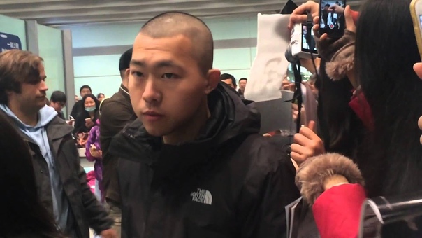 Адам Ламберт в аэропорту Пекина, Beijing China, 02.01.2016