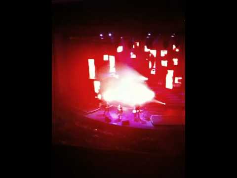 AL: Showcase, Pantages Theater, Universal Studios, Singapore, 12.03.2010