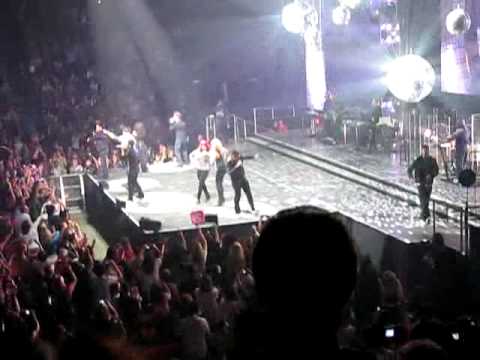 28. Adam Lambert - American Idol Tour 2009: Hamilton, Ontario (Copps Coliseum), 14.08.2009