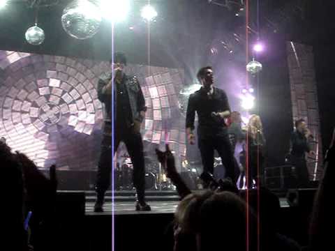 24. Adam Lambert - American Idol Tour 2009: Newark, New Jersey #1 (Prudential Center), 08.08.2009