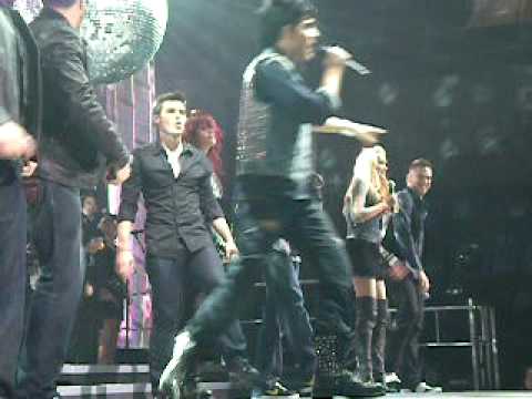 9. Adam Lambert: American Idol Tour 2009: Ontario, California (Citizens Business Bank Arena), 17.07.2009