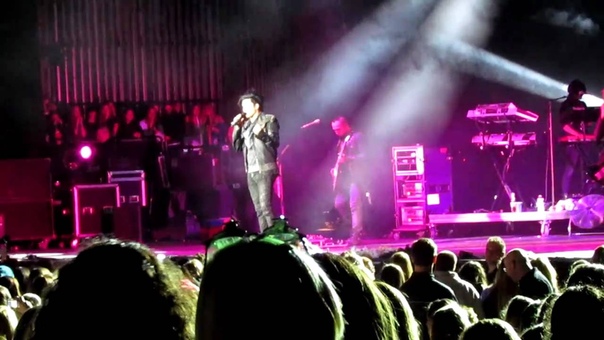 Адам Ламберт: Q102 Jingle Ball, Susquehane Bank Center, Camden, New Jersey, 08.12.2010