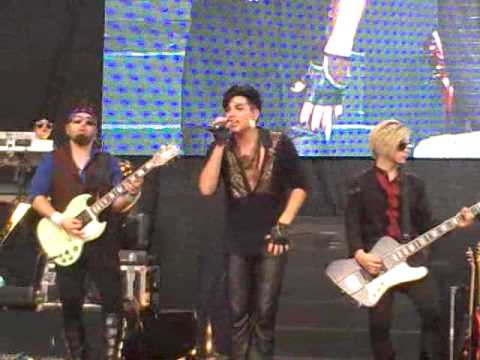 #78(2) Adam Lambert - GNT: Formula 1Village Stage, Zone 1, Singtel Singapore Grand Prix Standard (Second Day), 26.09.2010