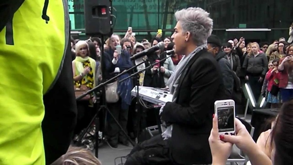 Adam Lambert - Guerilla Gig (surprise performance in Federation Square, Melbourne, Australia), 25.08.2012
