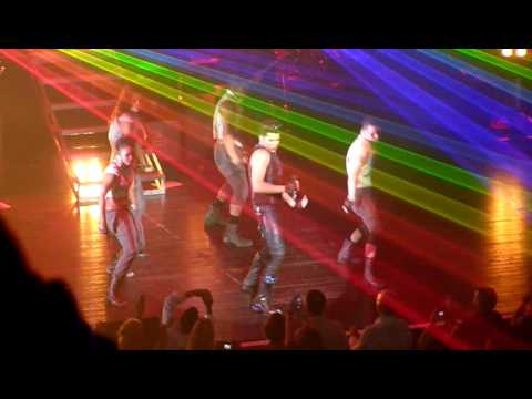 #44 Adam Lambert - GNT: Juanita K. Hammons Hall, Springfield, Missouri, 07.08.2010