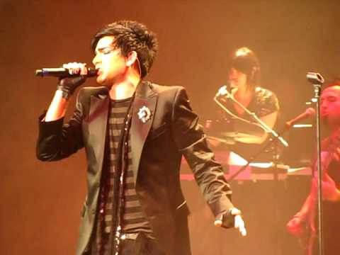 Выступление Адама Ламберта в "Red Robinson Show Theater", Ванкувер, Канада, 08.04.2010