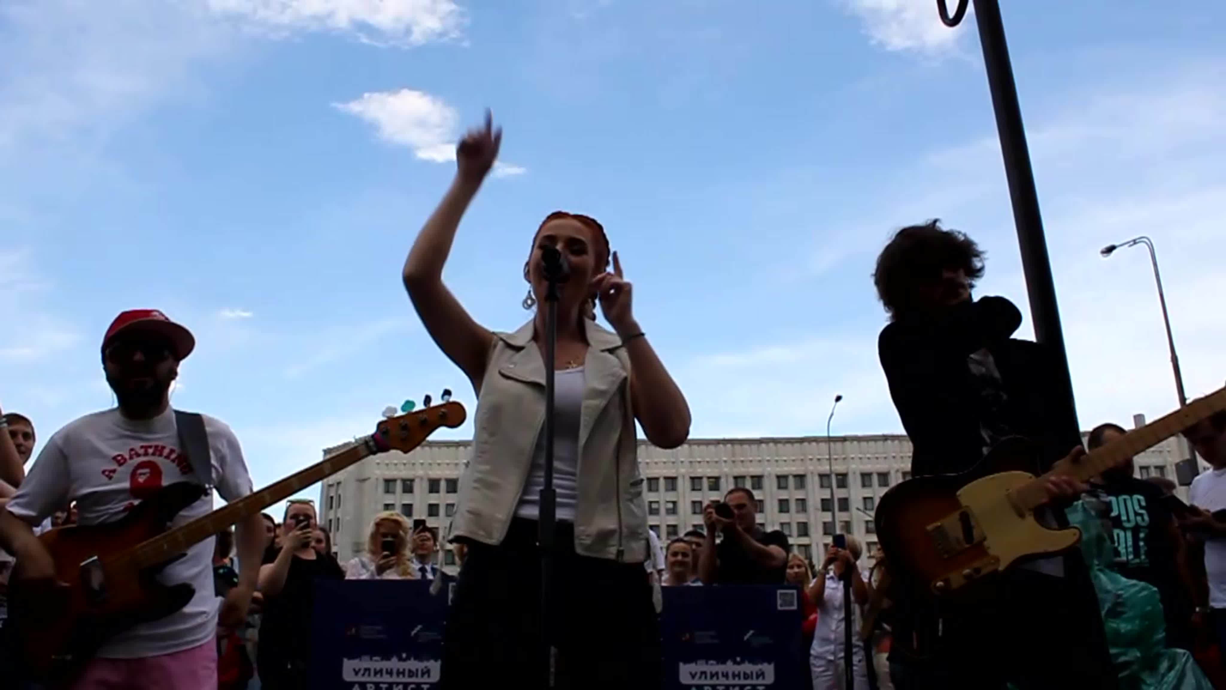 ЛЕНА КАТИНА ПРЕЗЕНТАЦИЯ ПЕРВОГО АЛЬБОМА МОНО НА АРБАТЕ