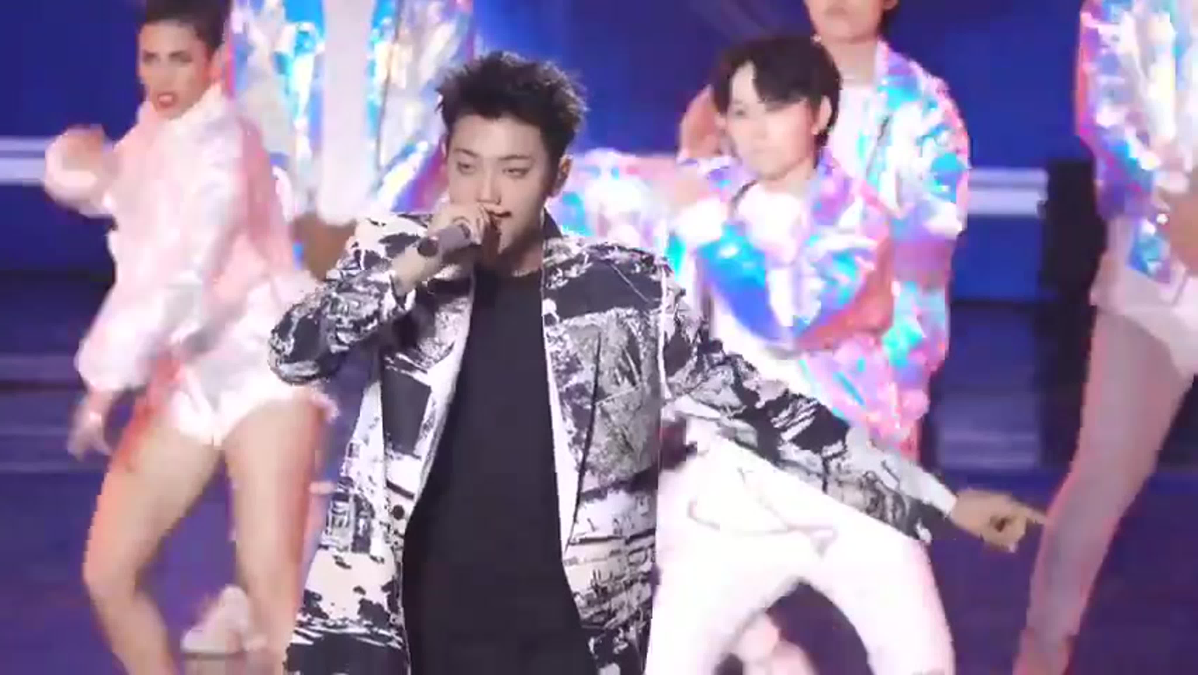 「Fancam」Performances