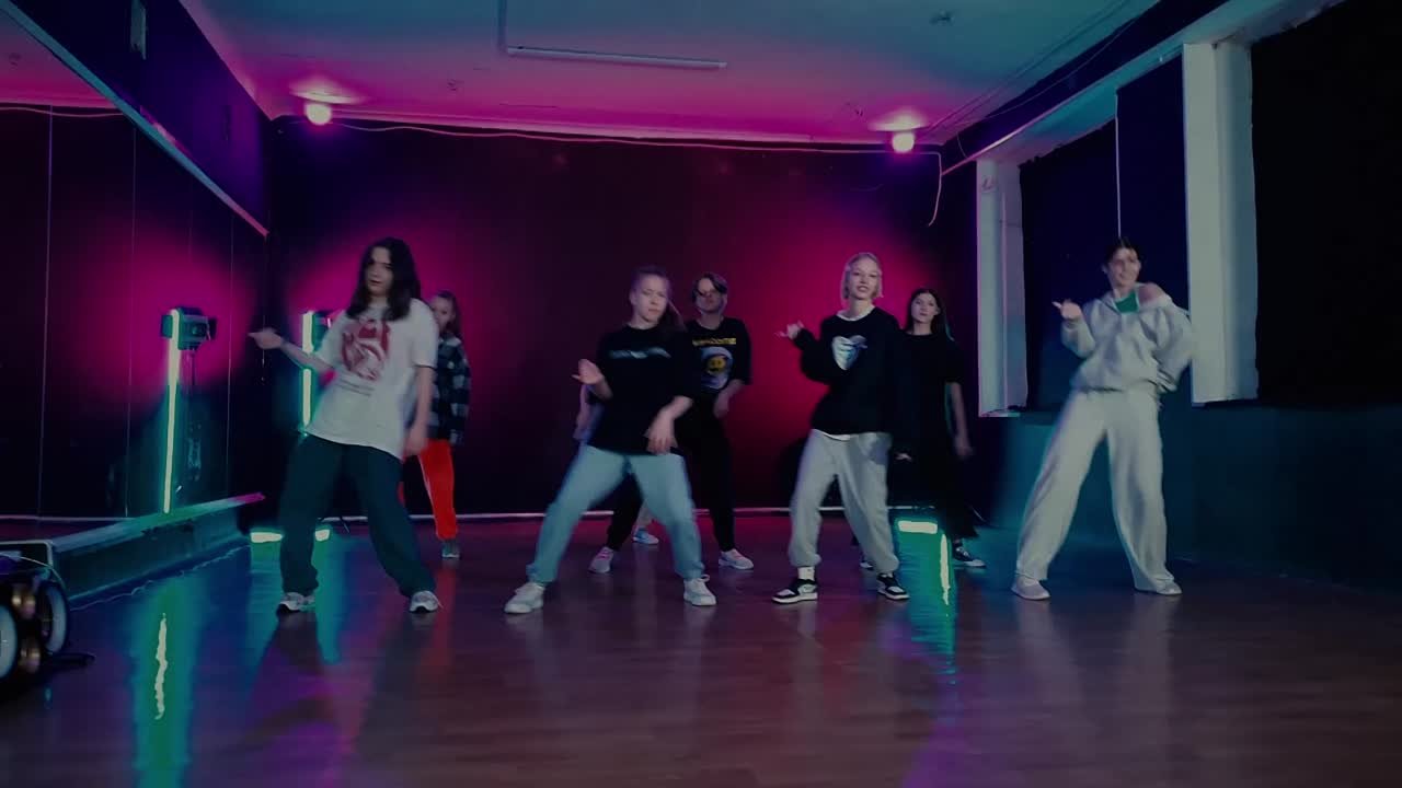 HIP-HOP CHOREO / ДЕВЧАЧИЙ БОРЩ