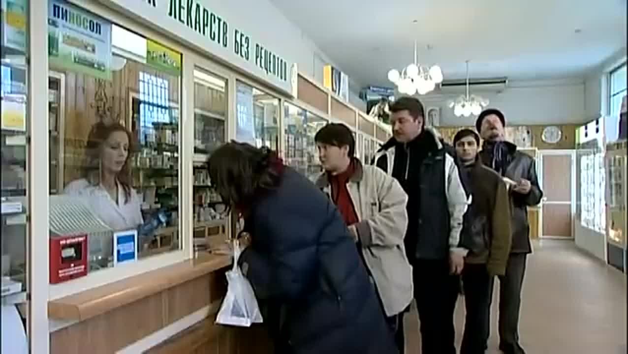 6 кадров 2 пачки презервативов