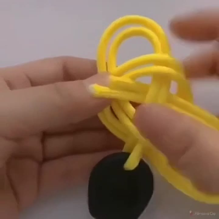 Плитение из паракорда.