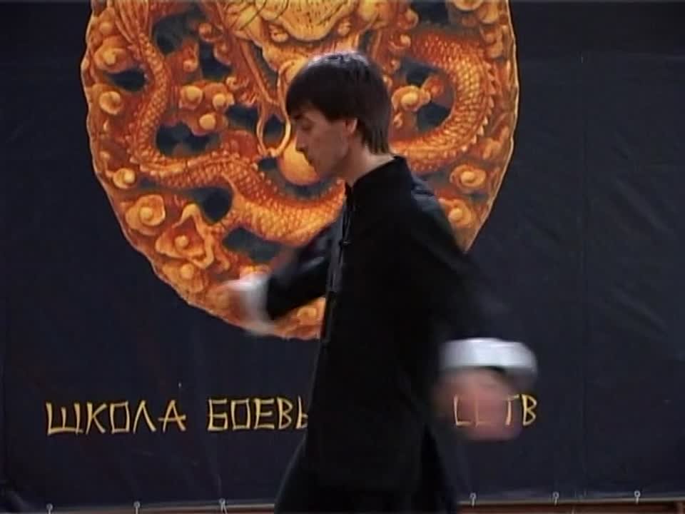 8 отрезов парчи