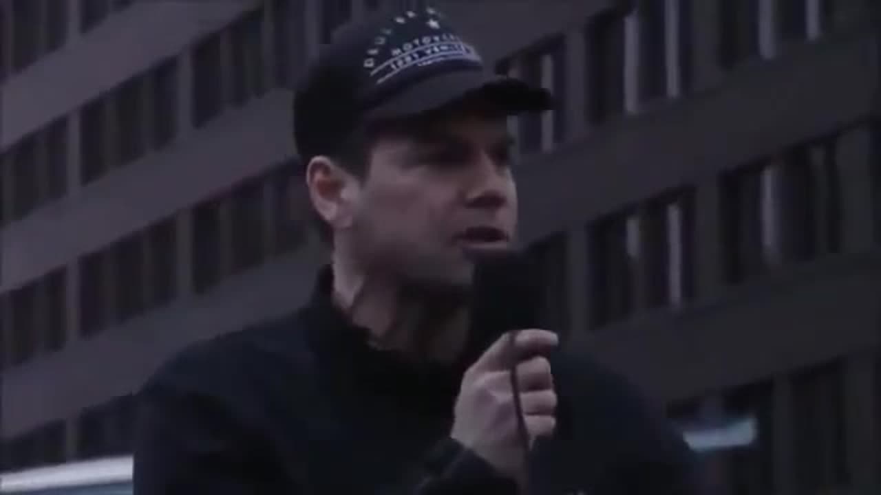 О политике