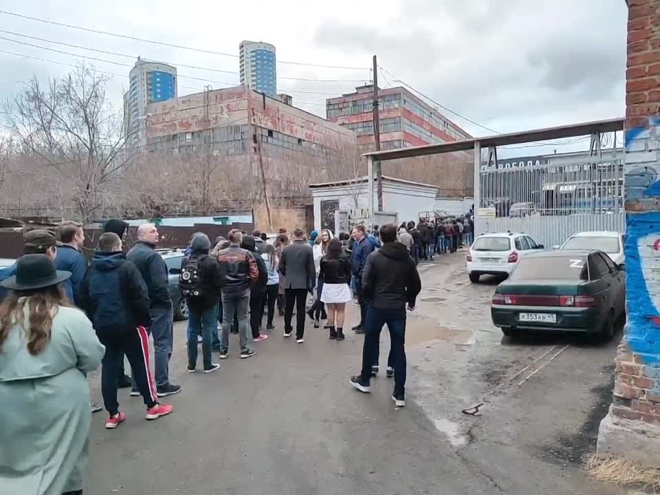 Радио Тапок - концерт в Екатеринбурге 16.04.2022 года)