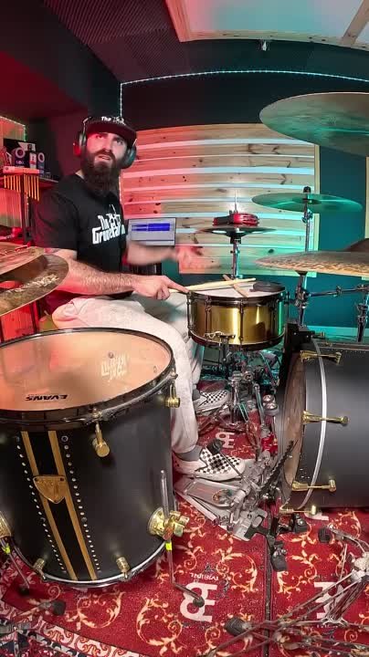 El Estepario Siberiano Drummer