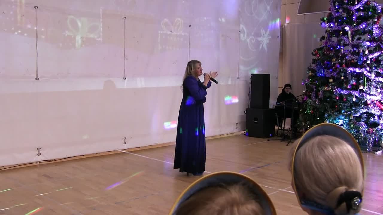 Видео исп.Ольга Цехановская-Солдатенко декабрь 2021 "Кабы не было зимы" Москва