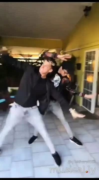 | TIK TOK
