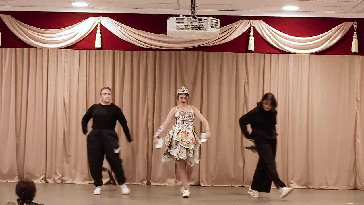 Новогодний "Эко-показ"
