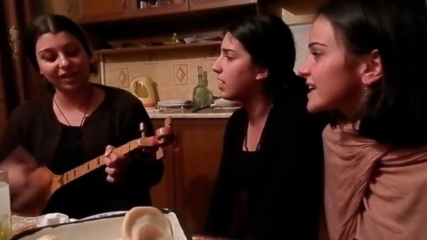 APAREKA MANDILI TRIO