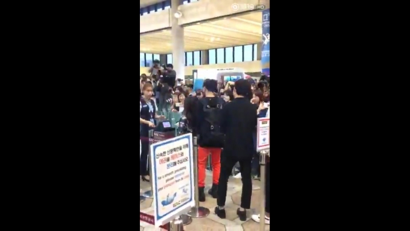 | FANCAM • AIRPORT |
