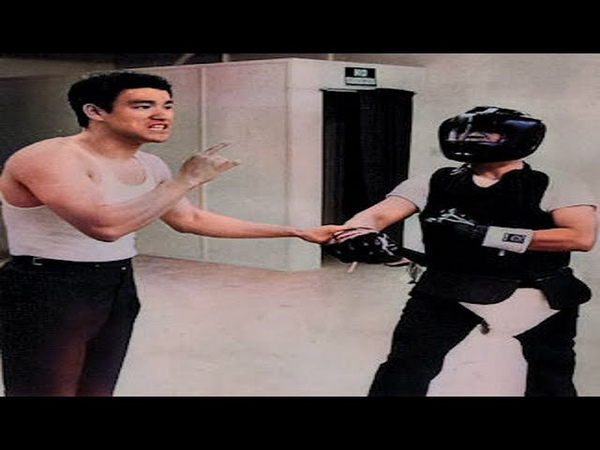 ЛЕГЕНДА О БРЮСЕ ЛИ