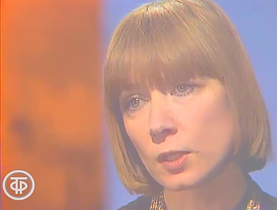 Алла Демидова